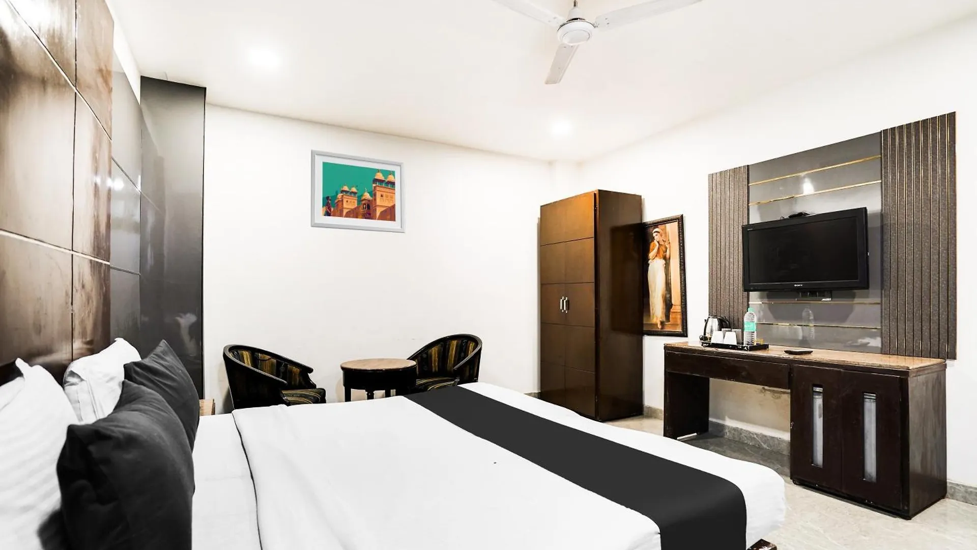 Hotel O Grand Peepal Delhi