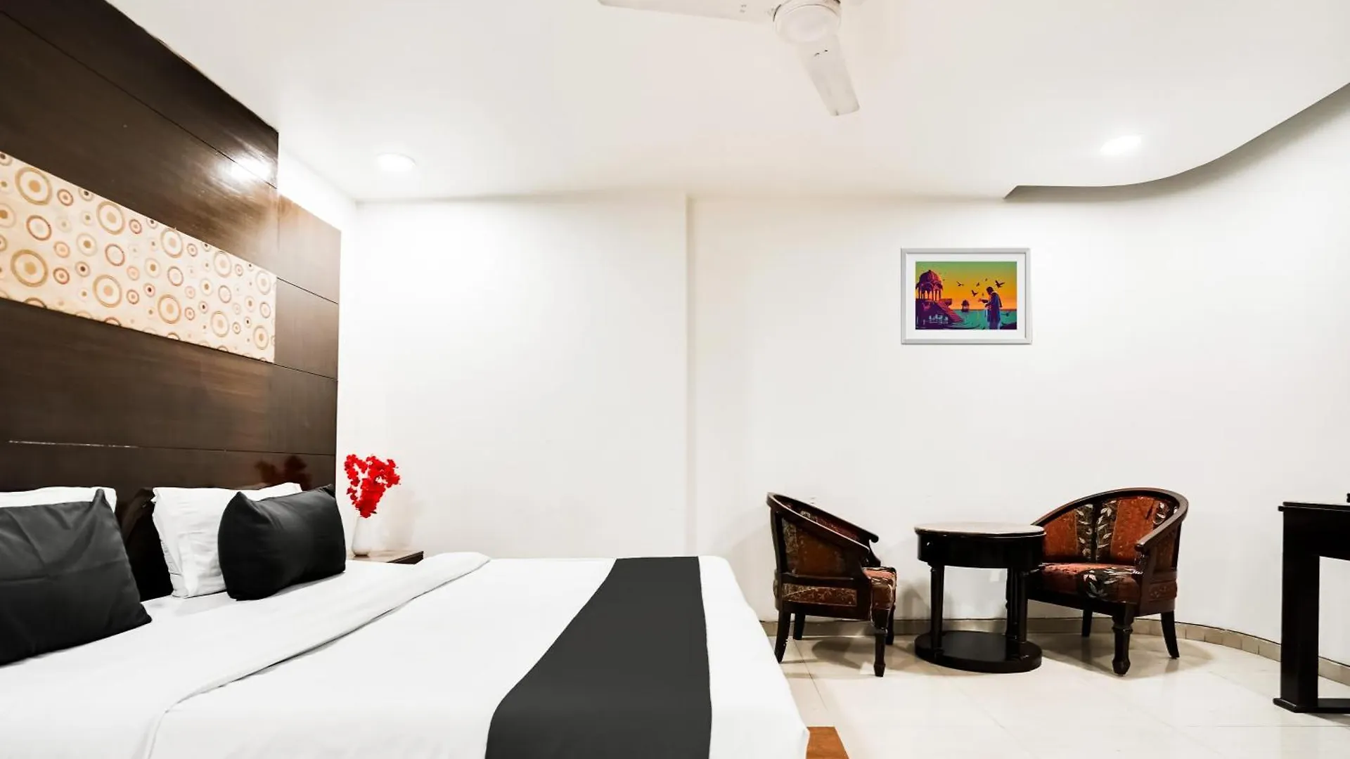 Hotel O Grand Peepal Delhi