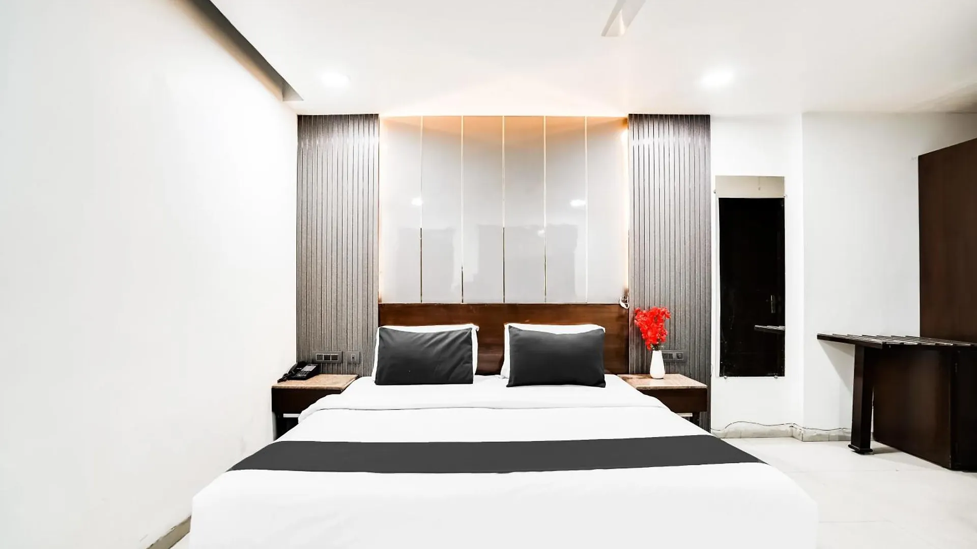 Hotel O Grand Peepal Delhi  4*, Delhi (National Capital Territory of India)
