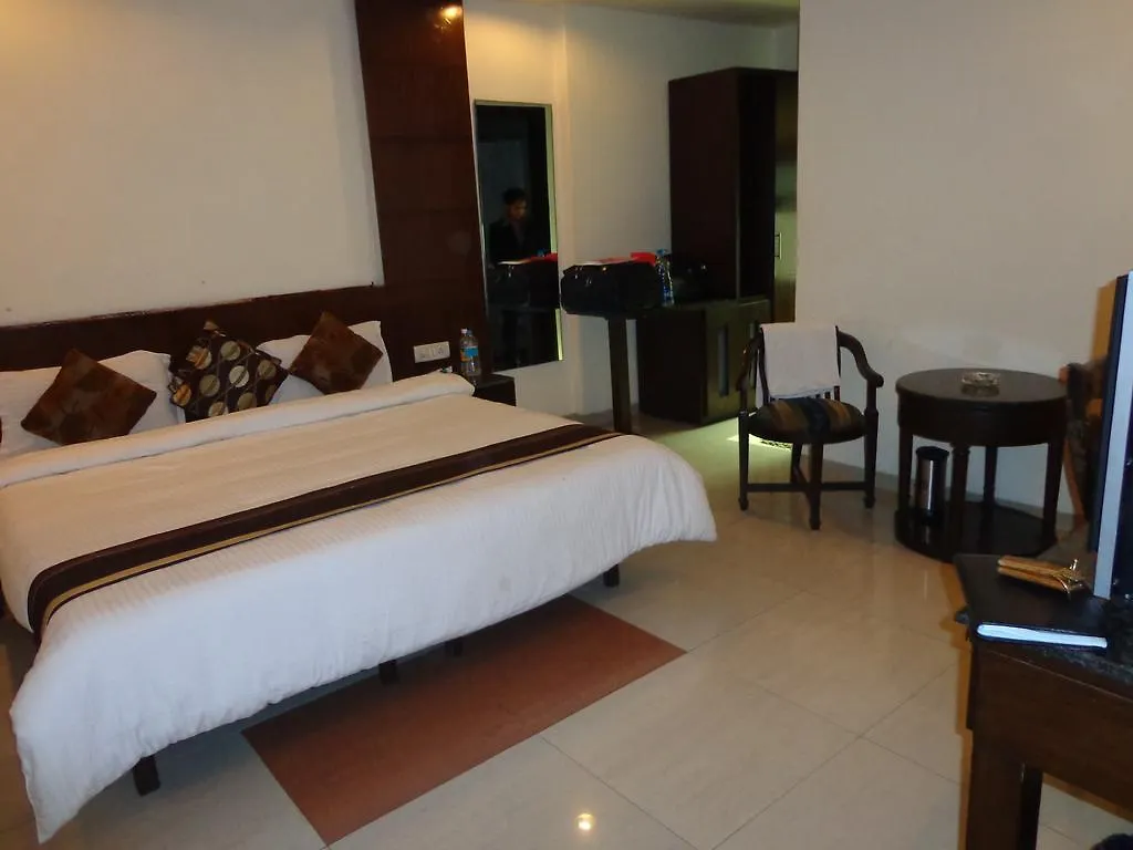 Hotel O Grand Peepal Delhi  4*, Delhi (National Capital Territory of India)