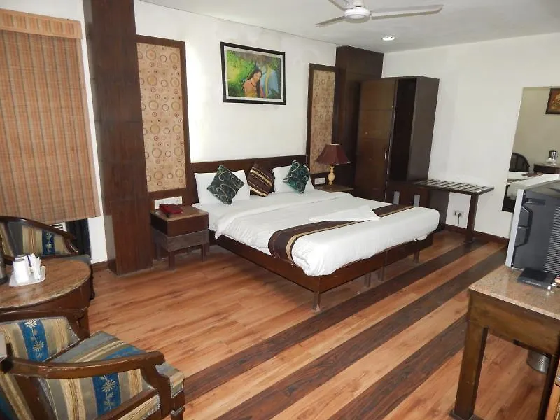 Hotel O Grand Peepal Delhi