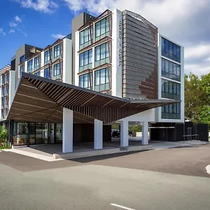 https://mantra-at-sharks.queenslandhotels.net